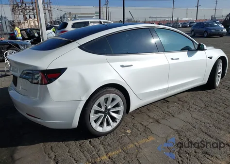 2022 Tesla Model 3 Long Range Dual Motor All-Wheel Drive z USA, uszkodzony, nr VIN 5YJ3E1EB9NF183244